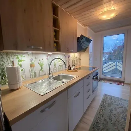 Bine Apartment *